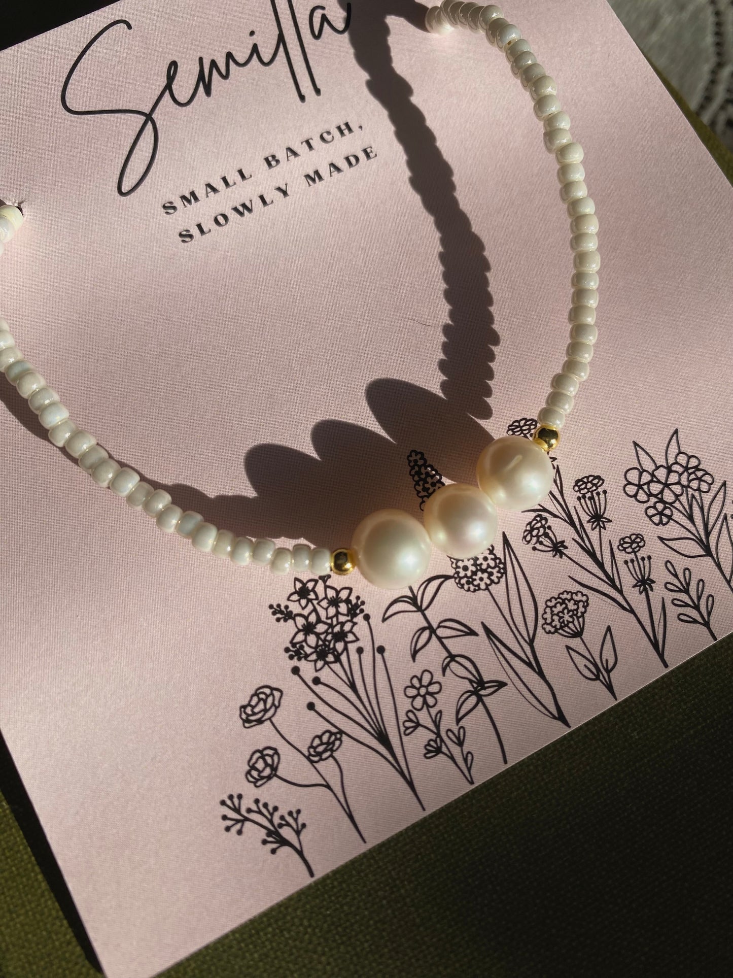 Lola in Pearly White