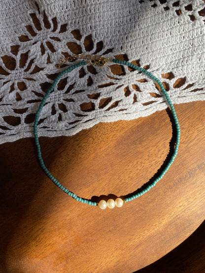 Lola in deep teal